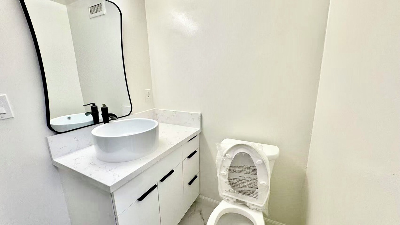 Photo of Bathroom in Ala Moana