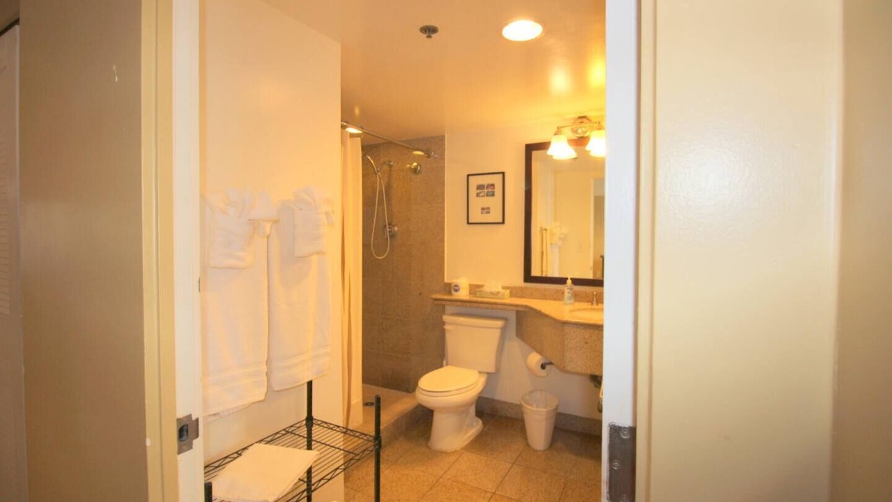 Photo of Bathroom in Waikiki