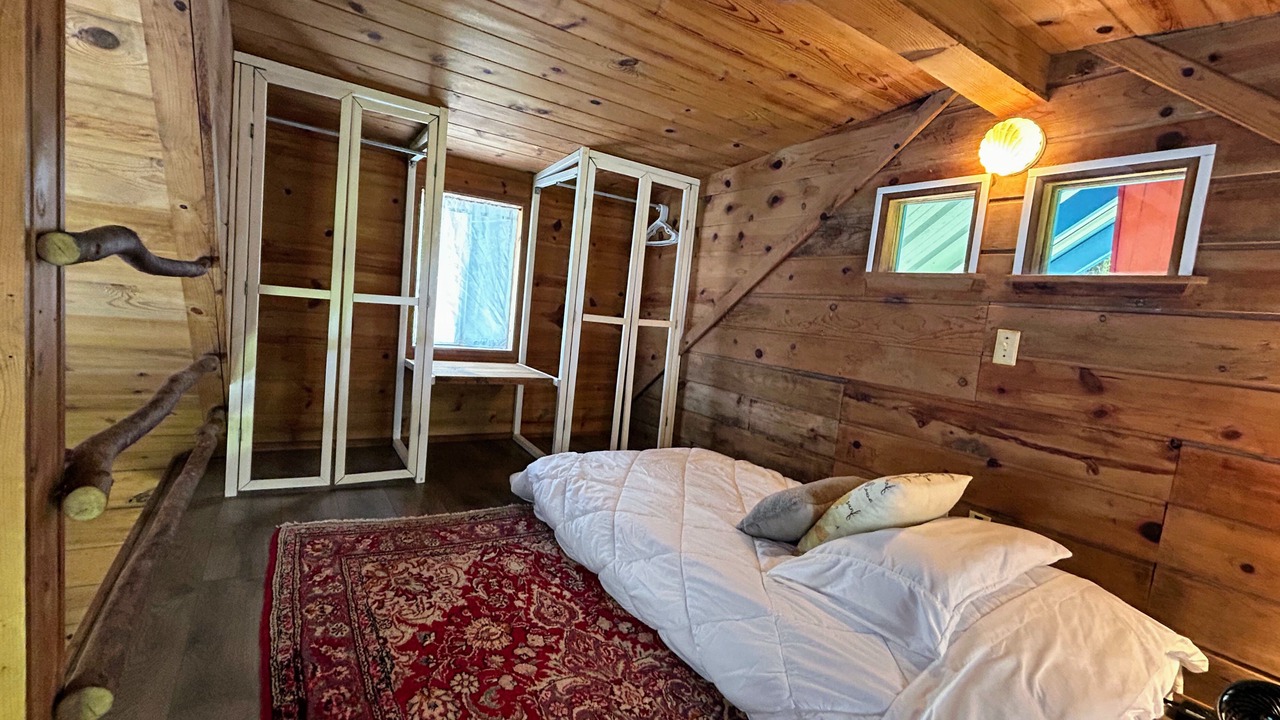 Photo of Bedroom in Fern Acres