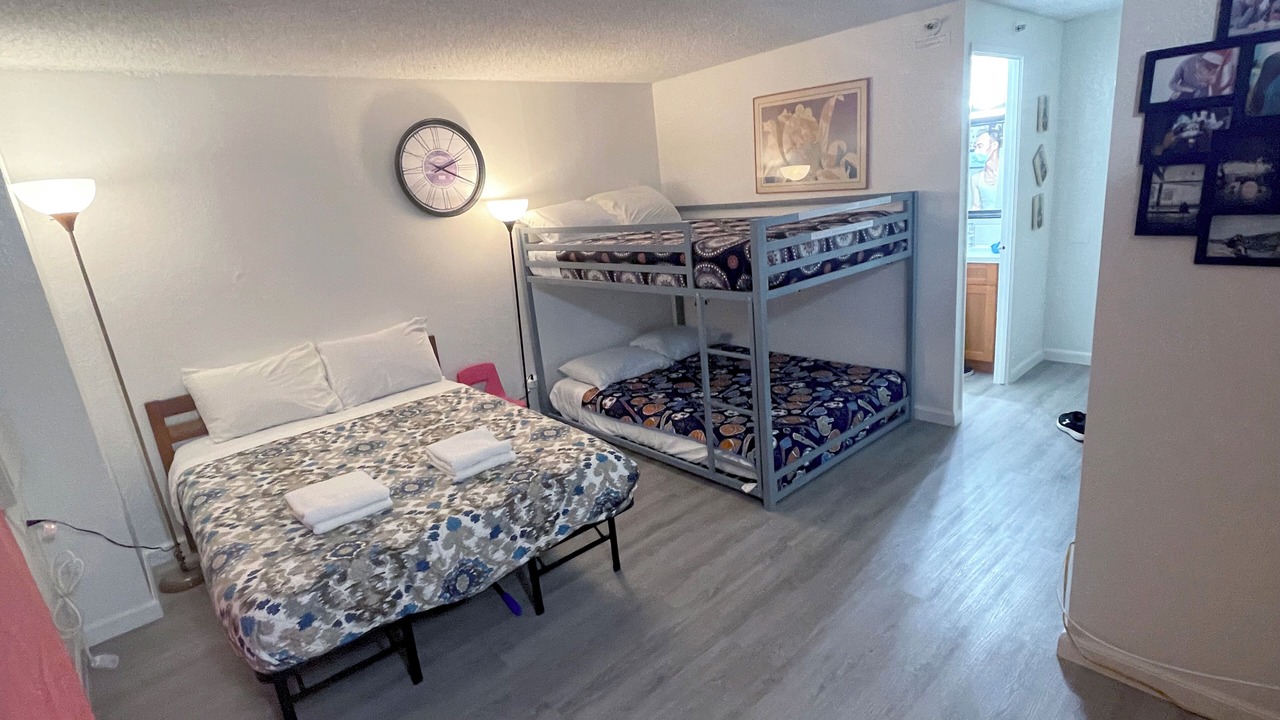 Photo of Bedroom in Waikiki