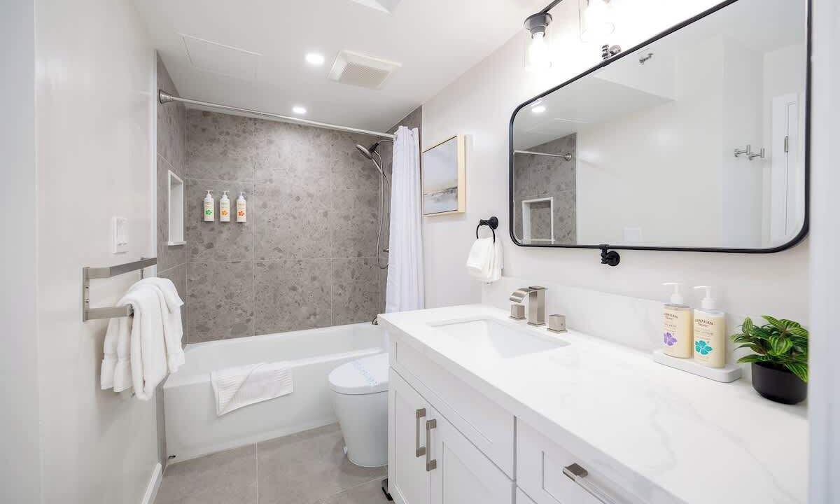 Photo of Bathroom in Waikiki