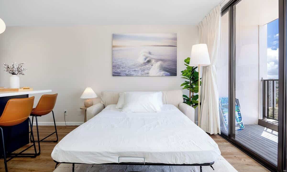 Photo of Bedroom in Waikiki