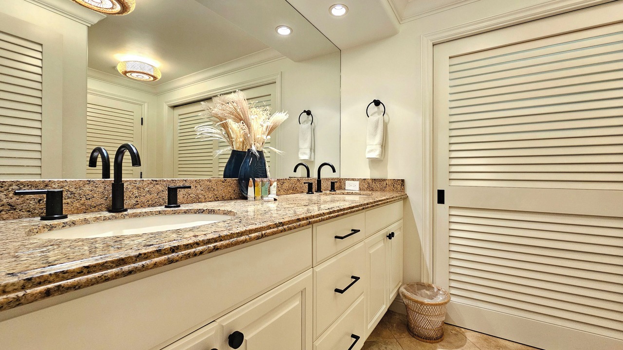 Photo of Bathroom in Diamond Head - Kapahulu - St. Louis