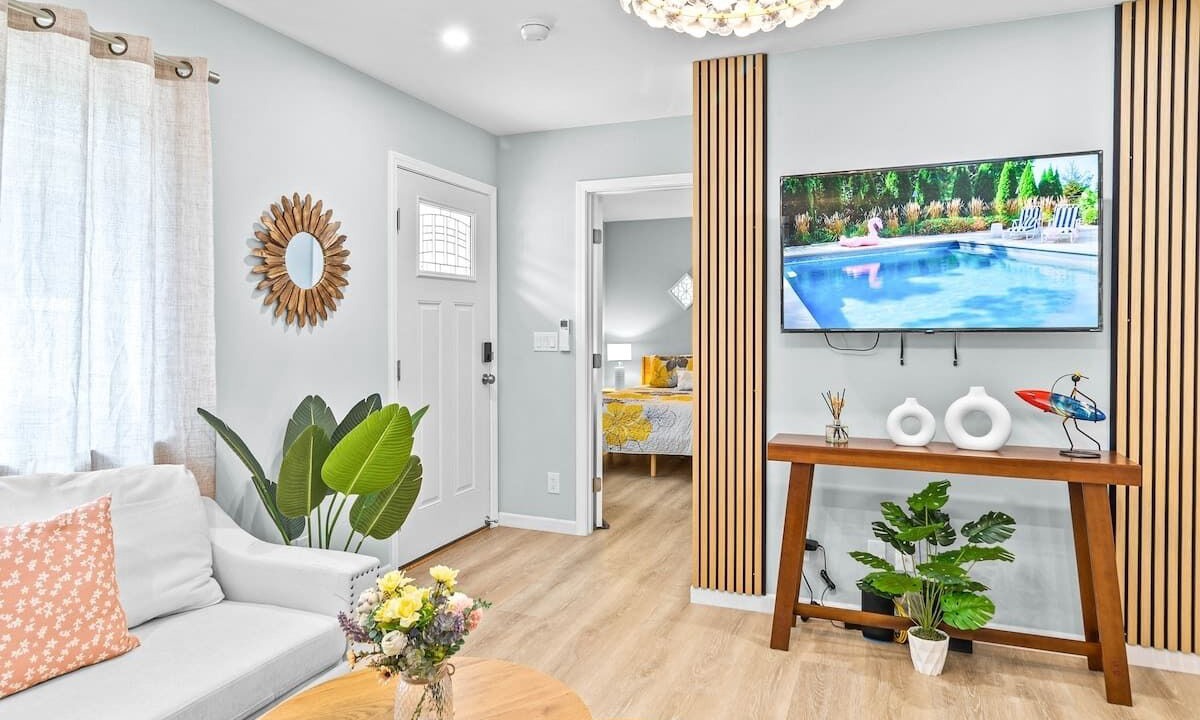 Photo of Livingroom in McCully - Moiliili