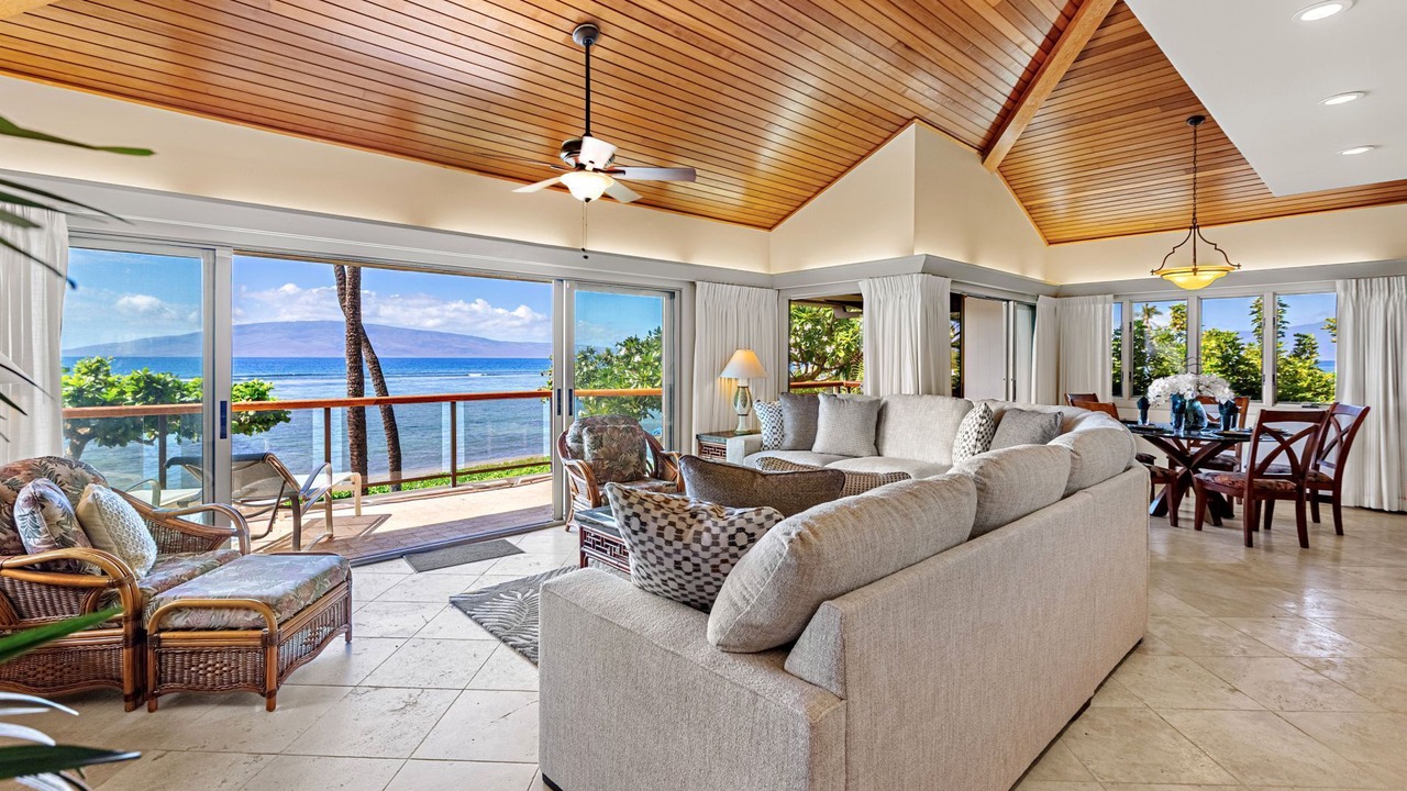 Photo of Livingroom in Historic Lahaina Front Street