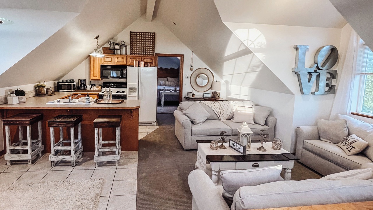 Photo of Livingroom in Colbert