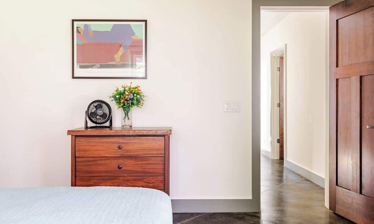 Photo of Bedroom in Pepeekeo