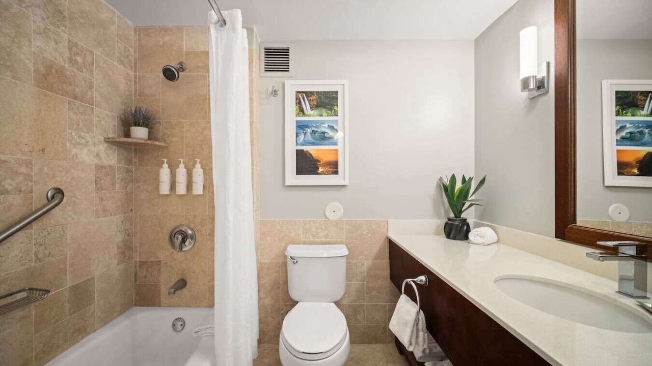 Photo of Bathroom in Hanamaulu