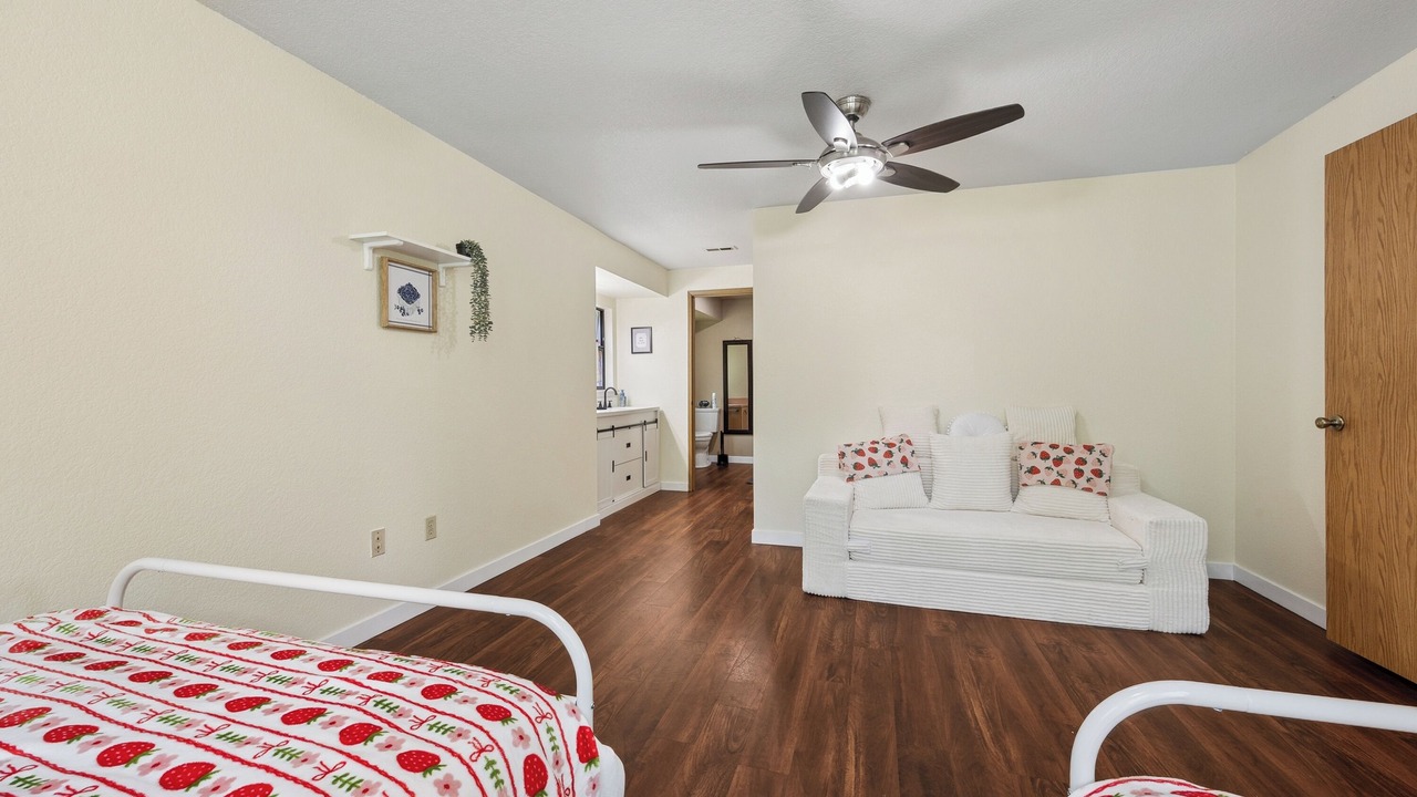 Photo of Bedroom in Lake Morton-Berrydale