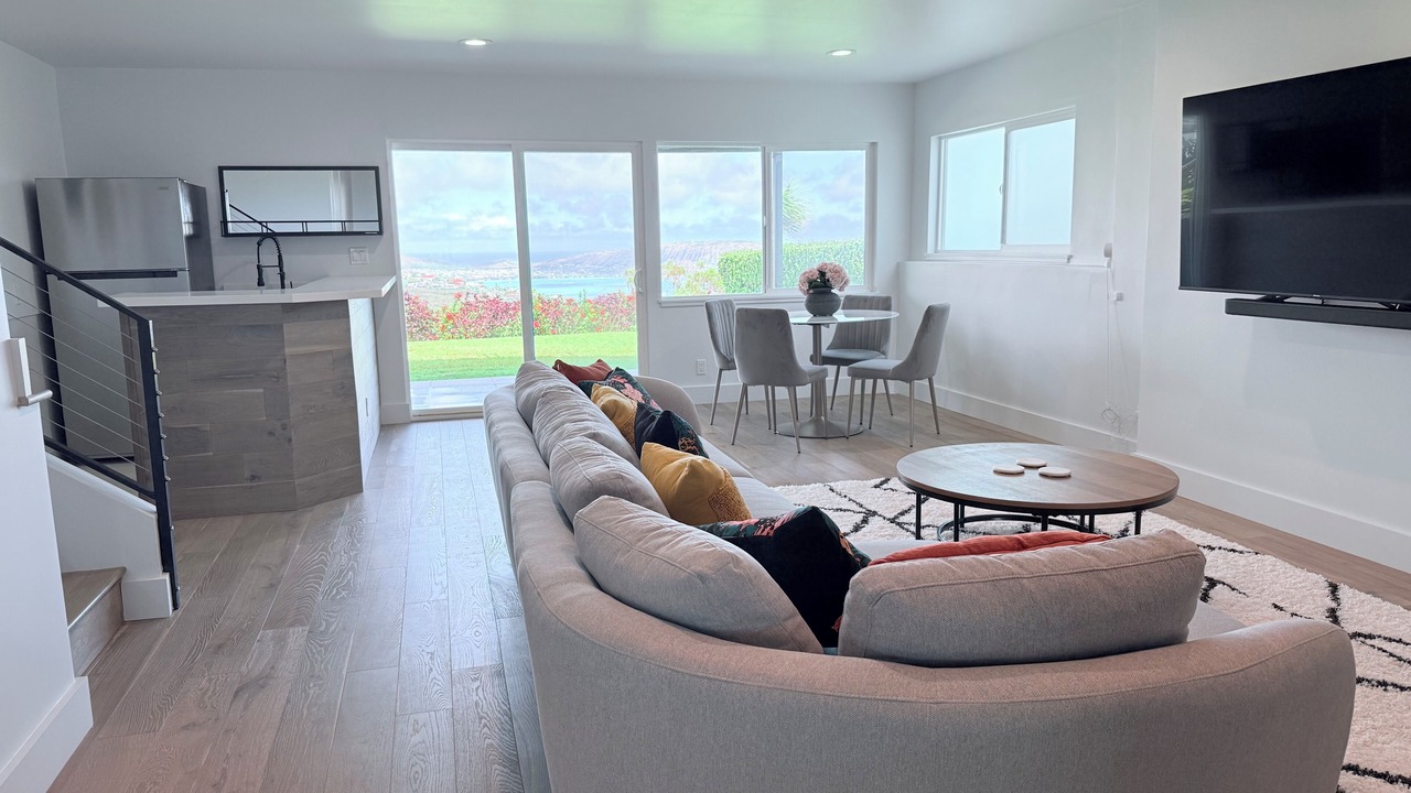 Photo of Livingroom in Waialae Iki Ridge