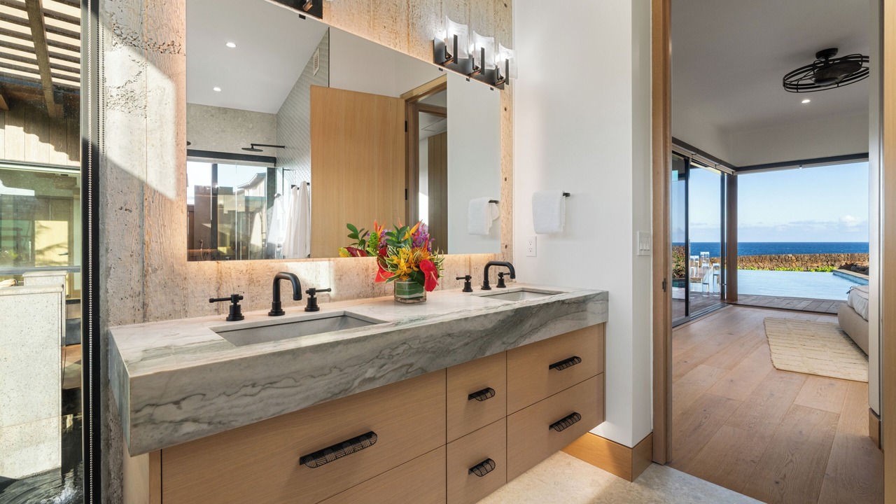 Photo of Bathroom in Poipu