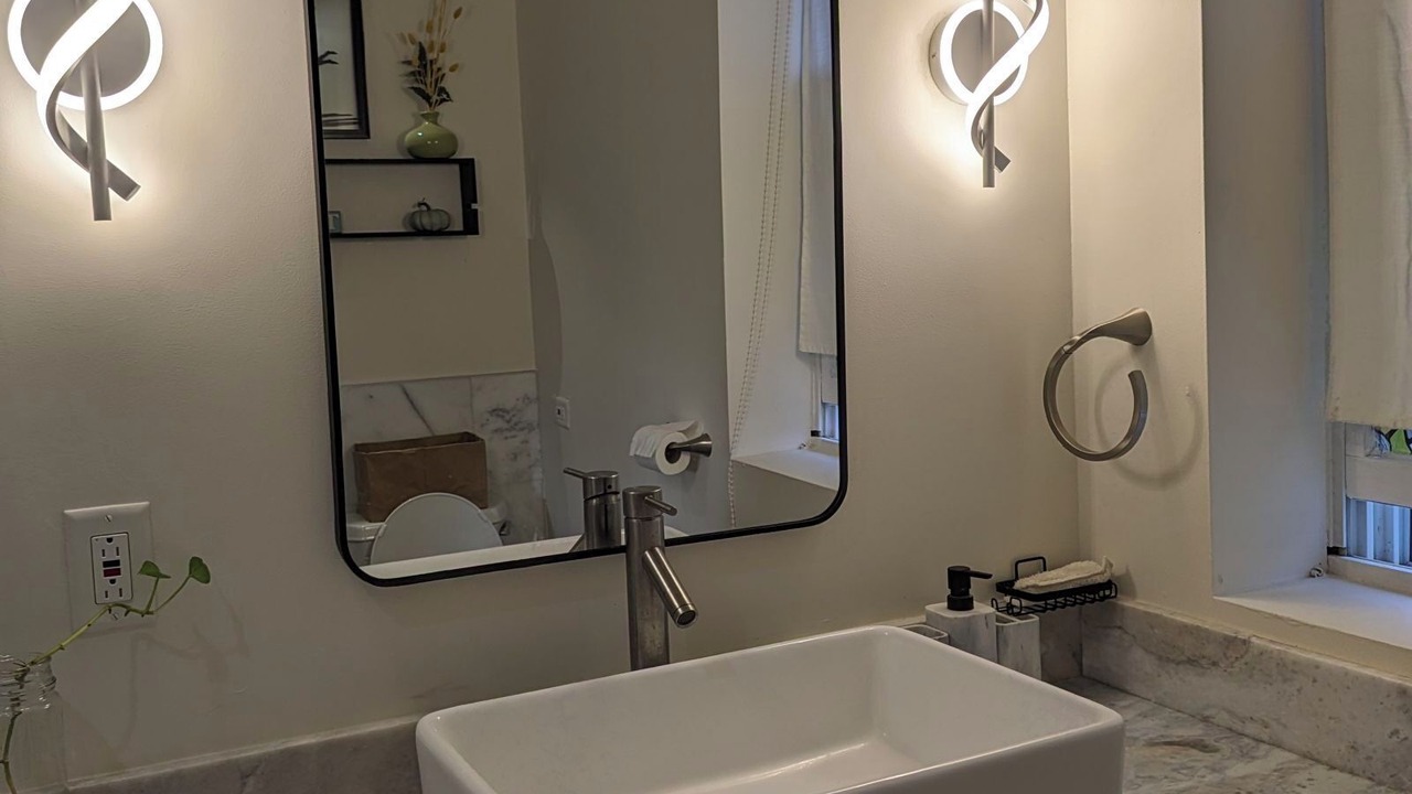 Photo of Bathroom in Waialae Iki Ridge
