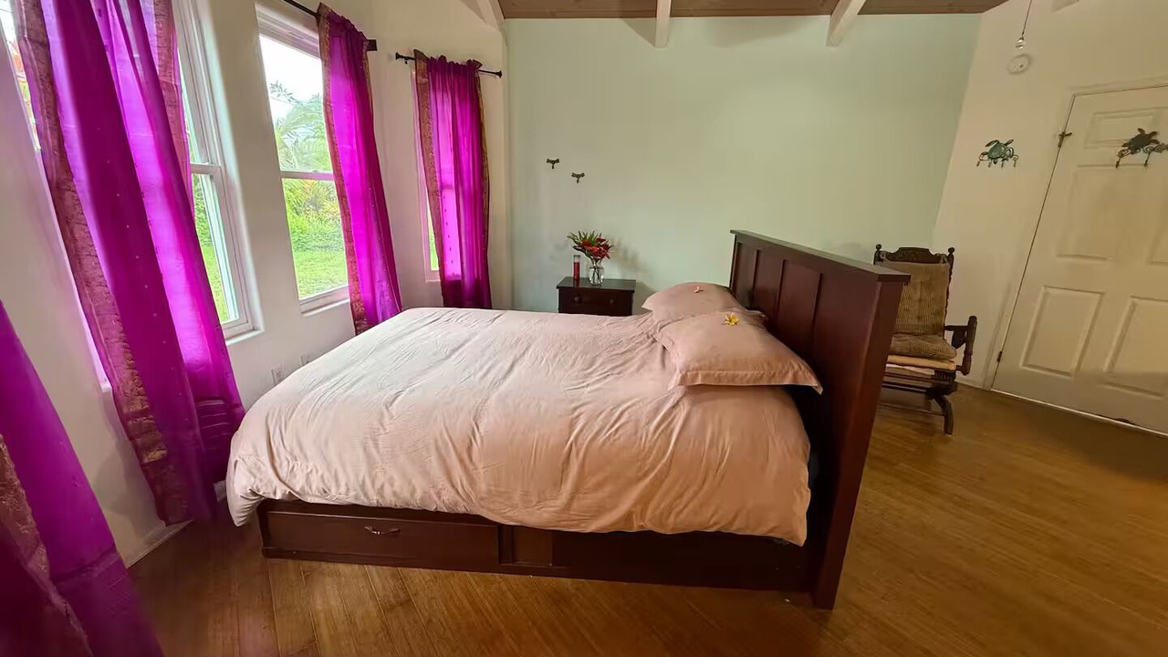 Photo of Bedroom in Leilani Estates