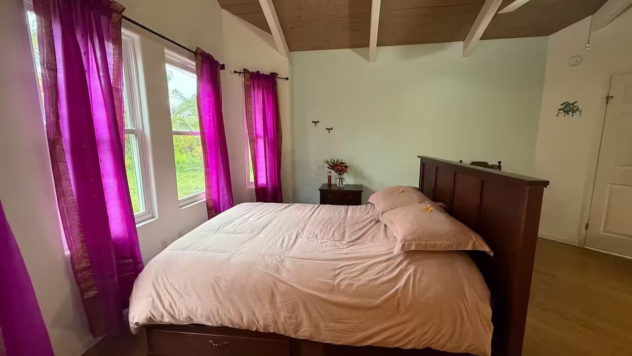 Photo of Bedroom in Leilani Estates