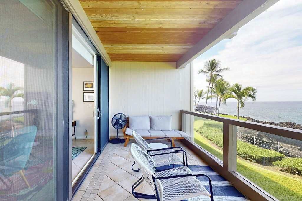 Photo of Patio Balcony in Kahaluu Bay
