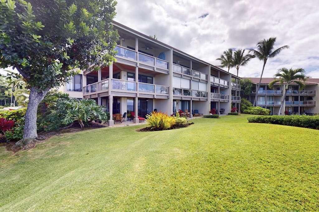 Photo of Outdoor in Kahaluu Bay