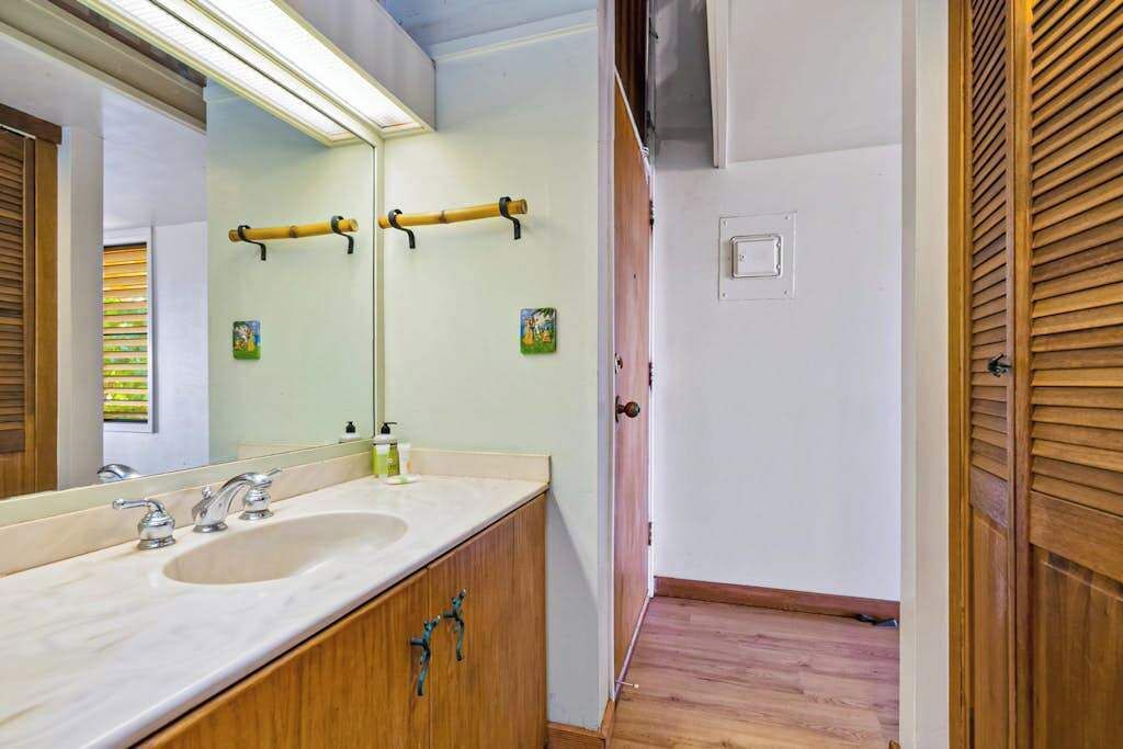 Photo of Bathroom in Maunaloa