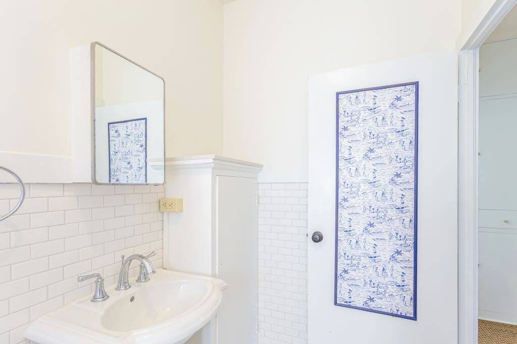Photo of Bathroom in Diamond Head - Kapahulu - St. Louis