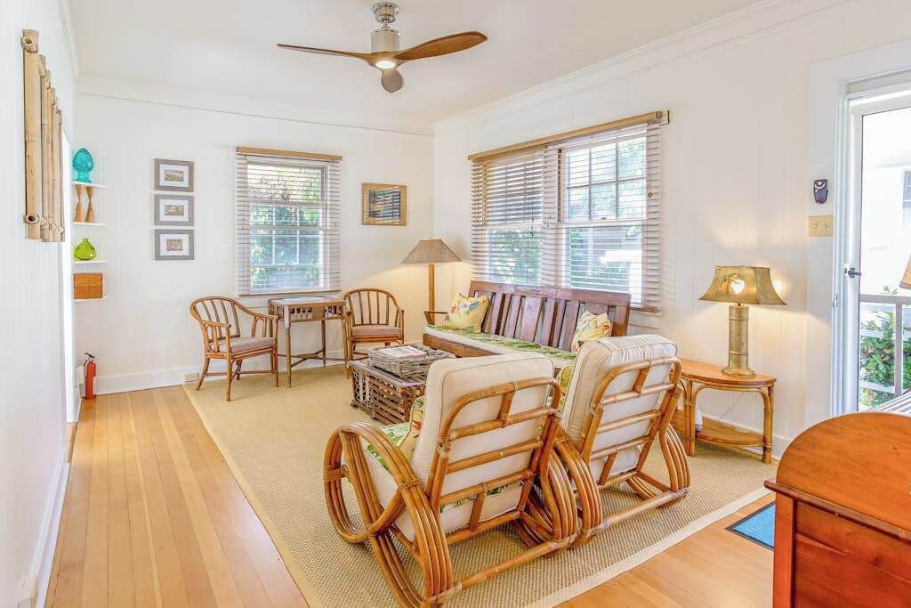 Photo of Livingroom in Diamond Head - Kapahulu - St. Louis