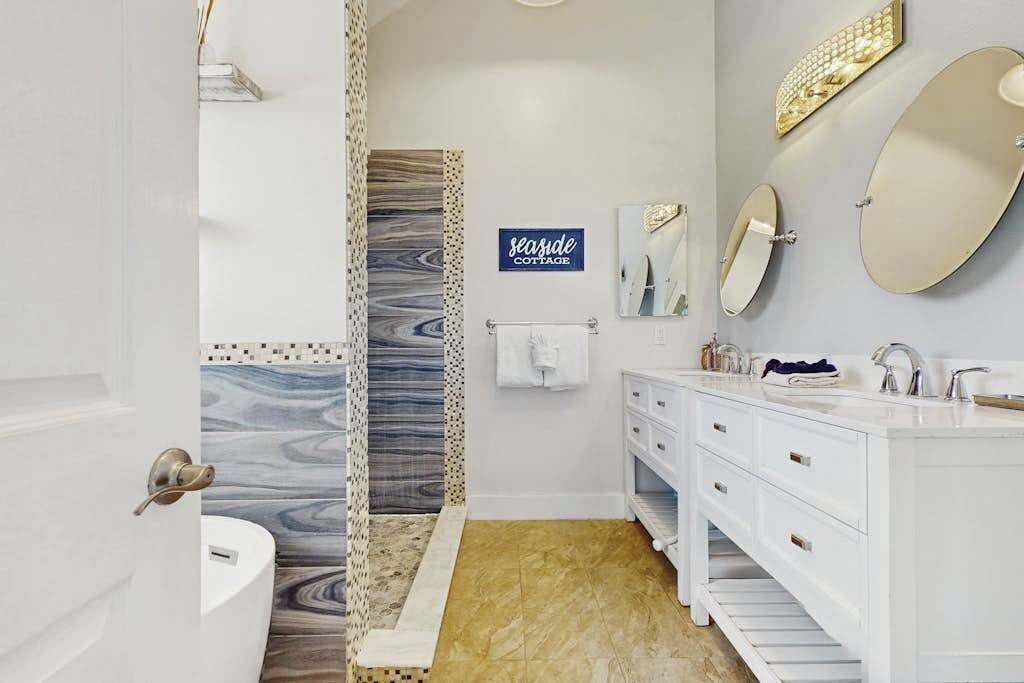 Photo of Bathroom in Waikoloa