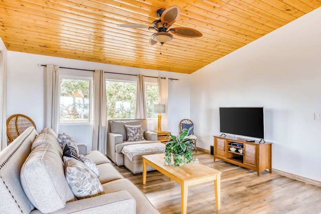 Photo of Livingroom in Waikoloa