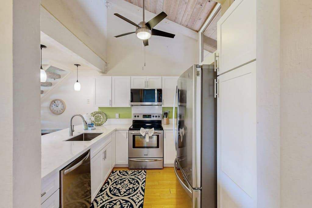 Photo of Kitchen in Waikoloa