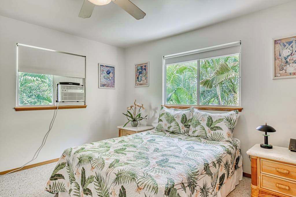 Photo of Bedroom in Kahaluu Bay