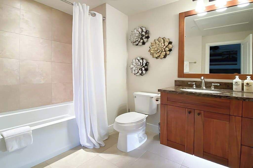 Photo of Bathroom in Poipu