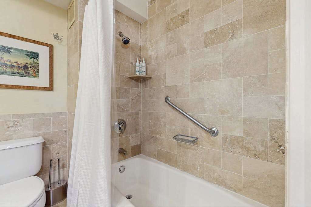 Photo of Bathroom in Hanamaulu