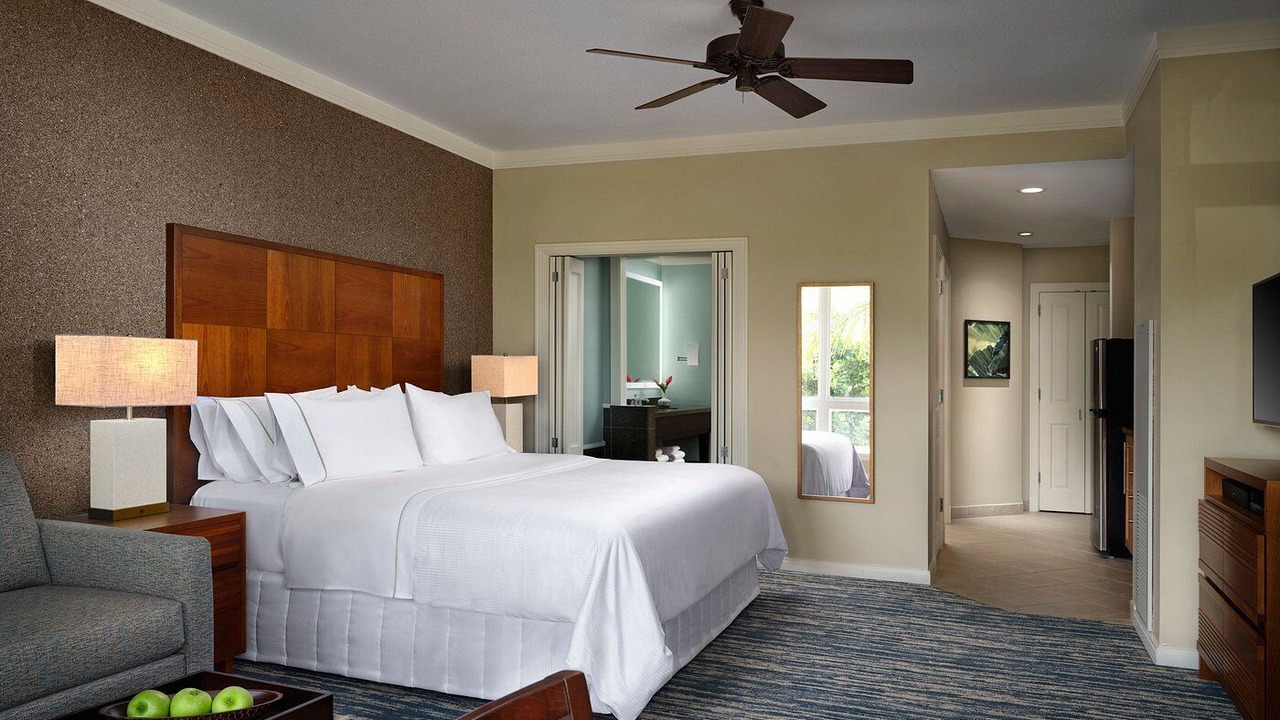Photo of Bedroom in Historic Lahaina Front Street