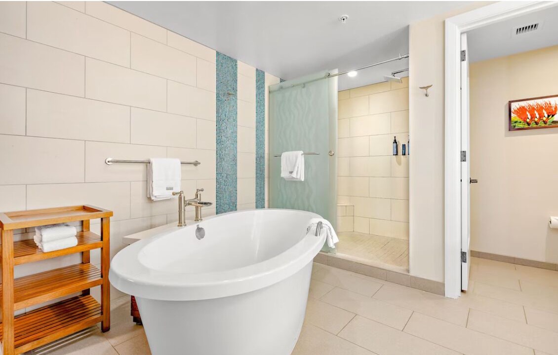 Photo of Bathroom in Historic Lahaina Front Street