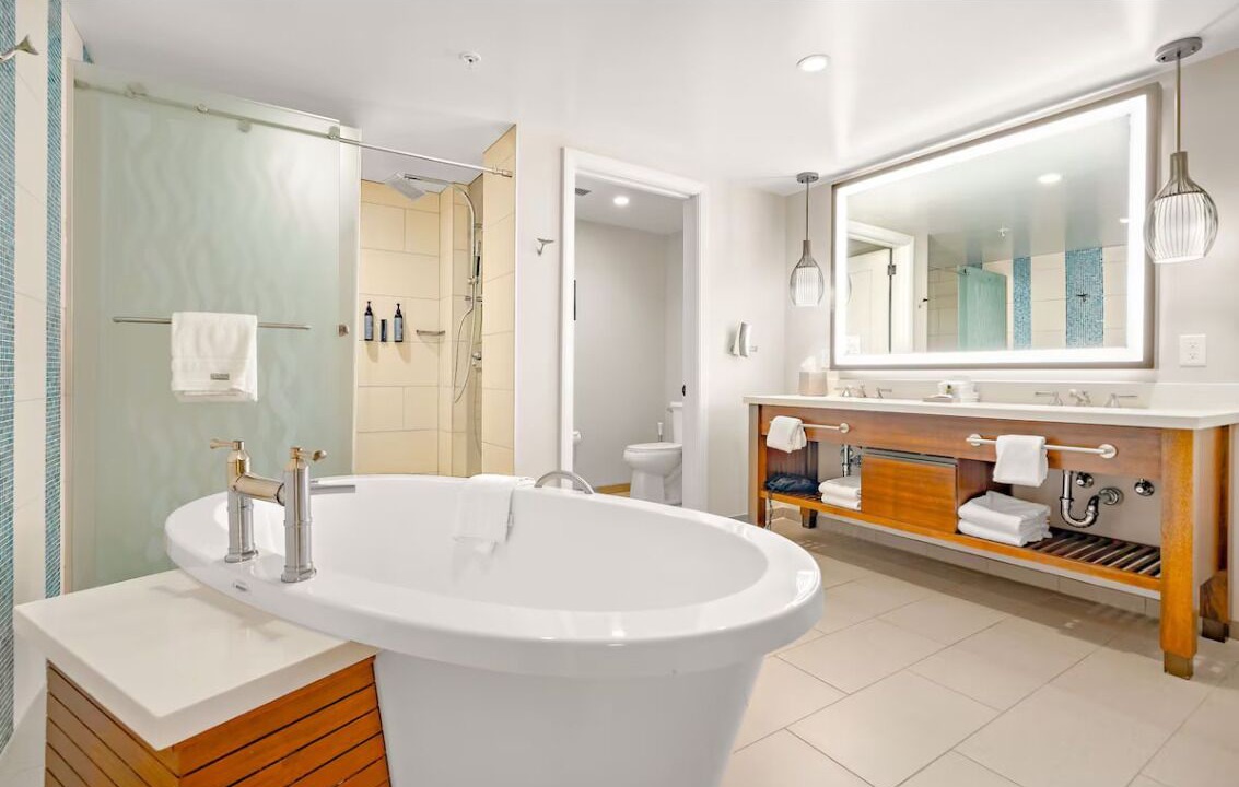 Photo of Bathroom in Historic Lahaina Front Street