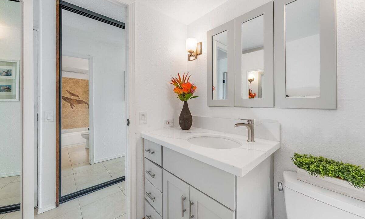 Photo of Bathroom in Maalaea