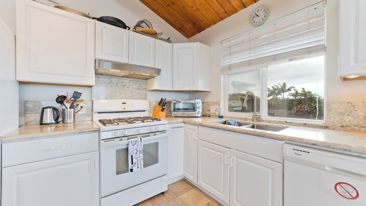 Photo of Kitchen in Kona Palisades