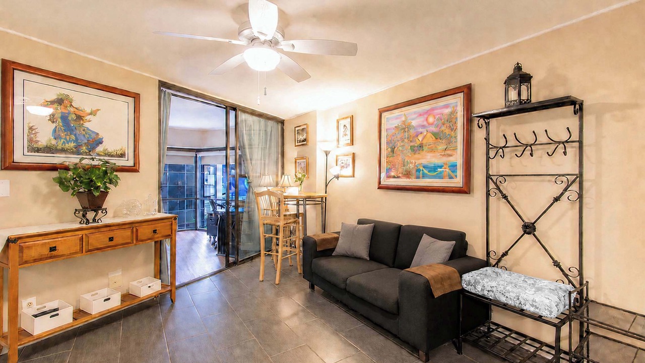 Photo of Livingroom in Downtown Honolulu