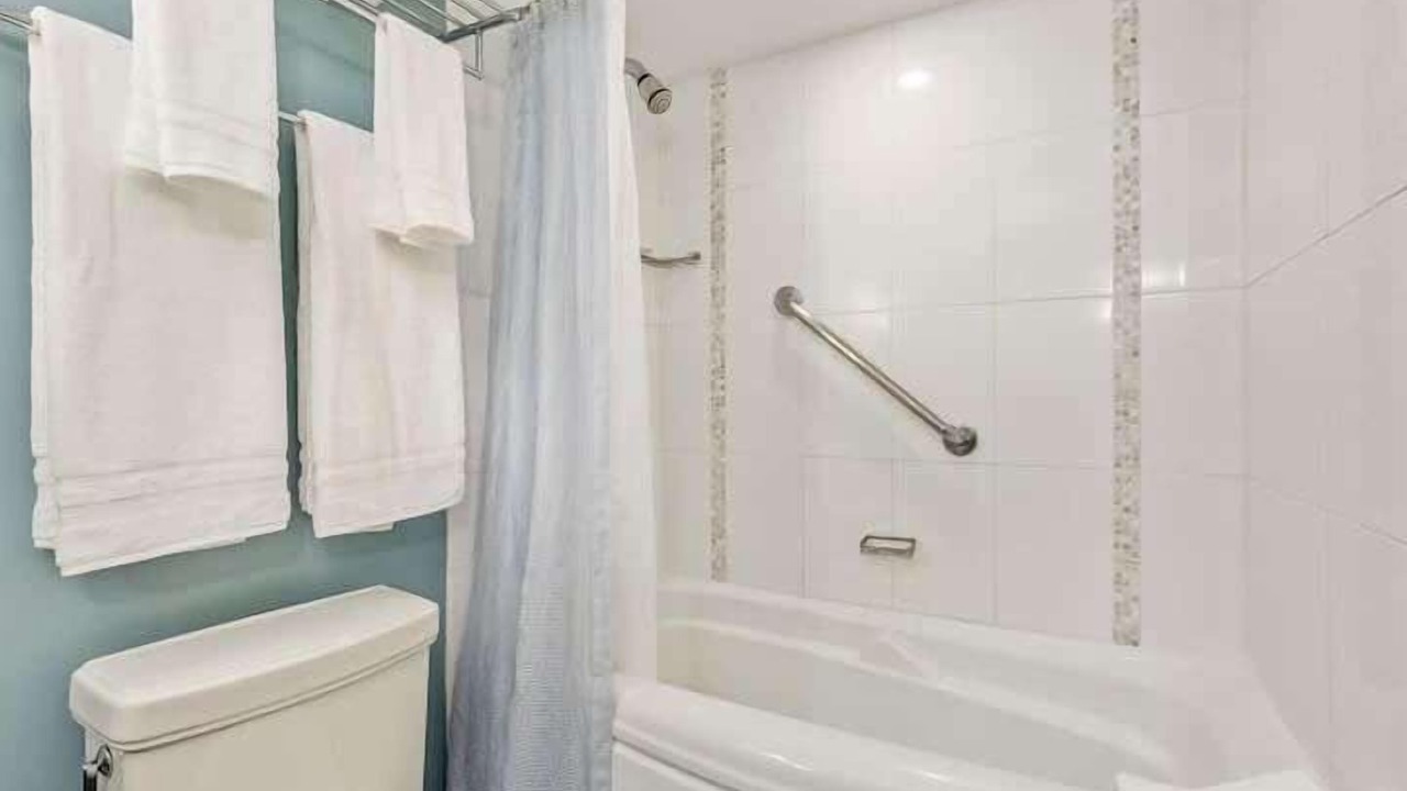 Photo of Bathroom in Ala Moana