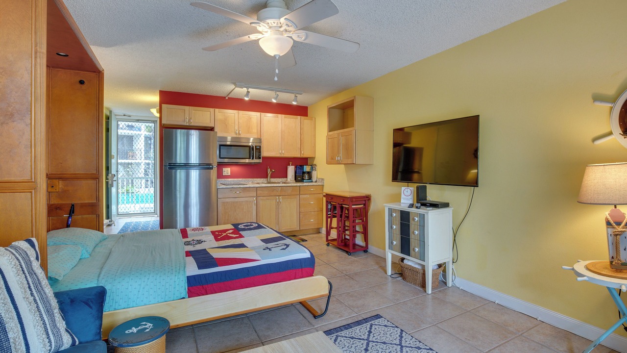 Photo of Bedroom in Historic Kailua Village