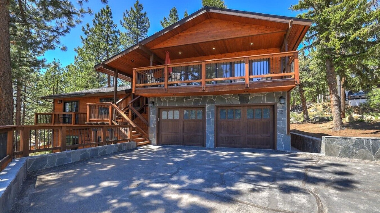 Photo of Outdoor in Round Hill Village