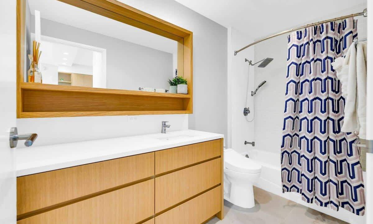 Photo of Bathroom in Ala Moana