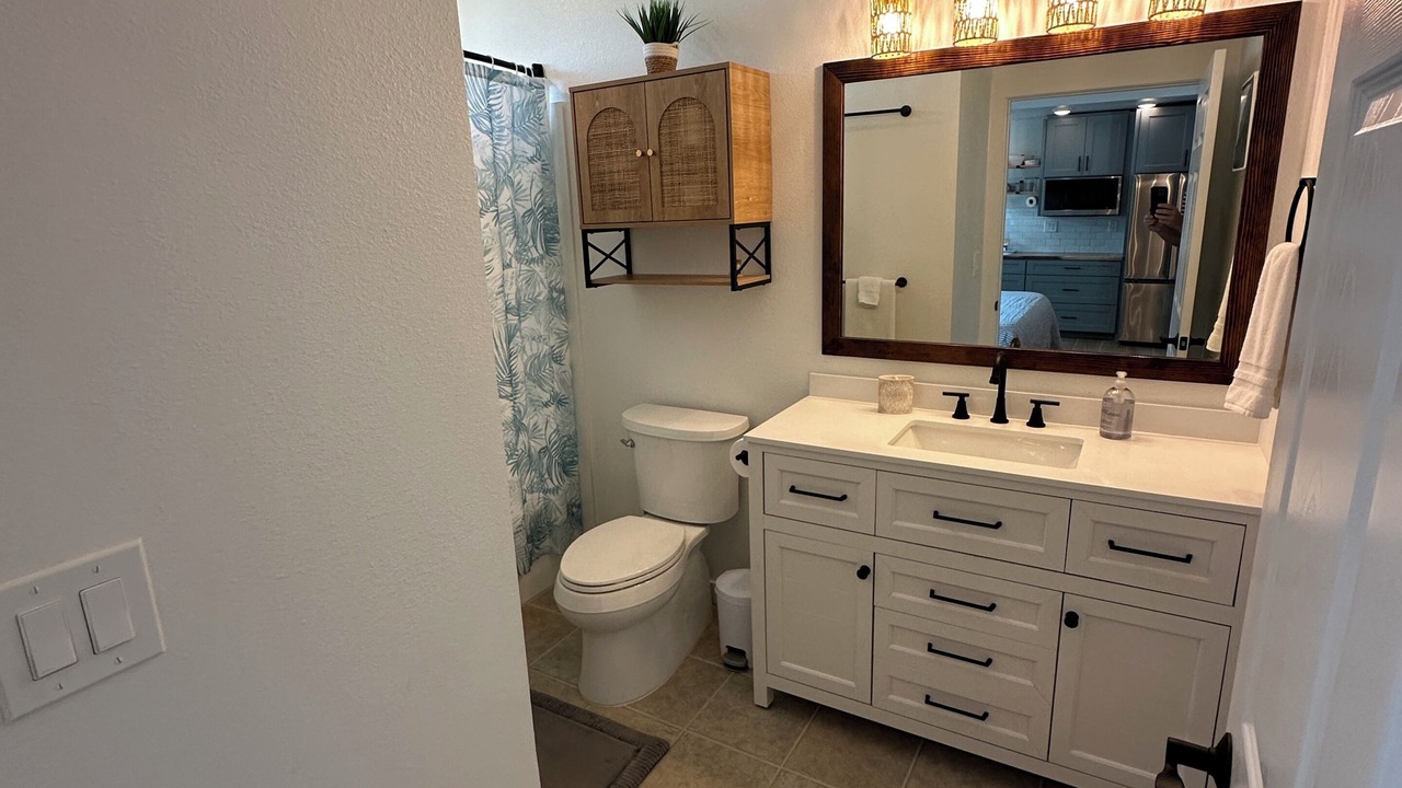 Photo of Bathroom in Punaluu