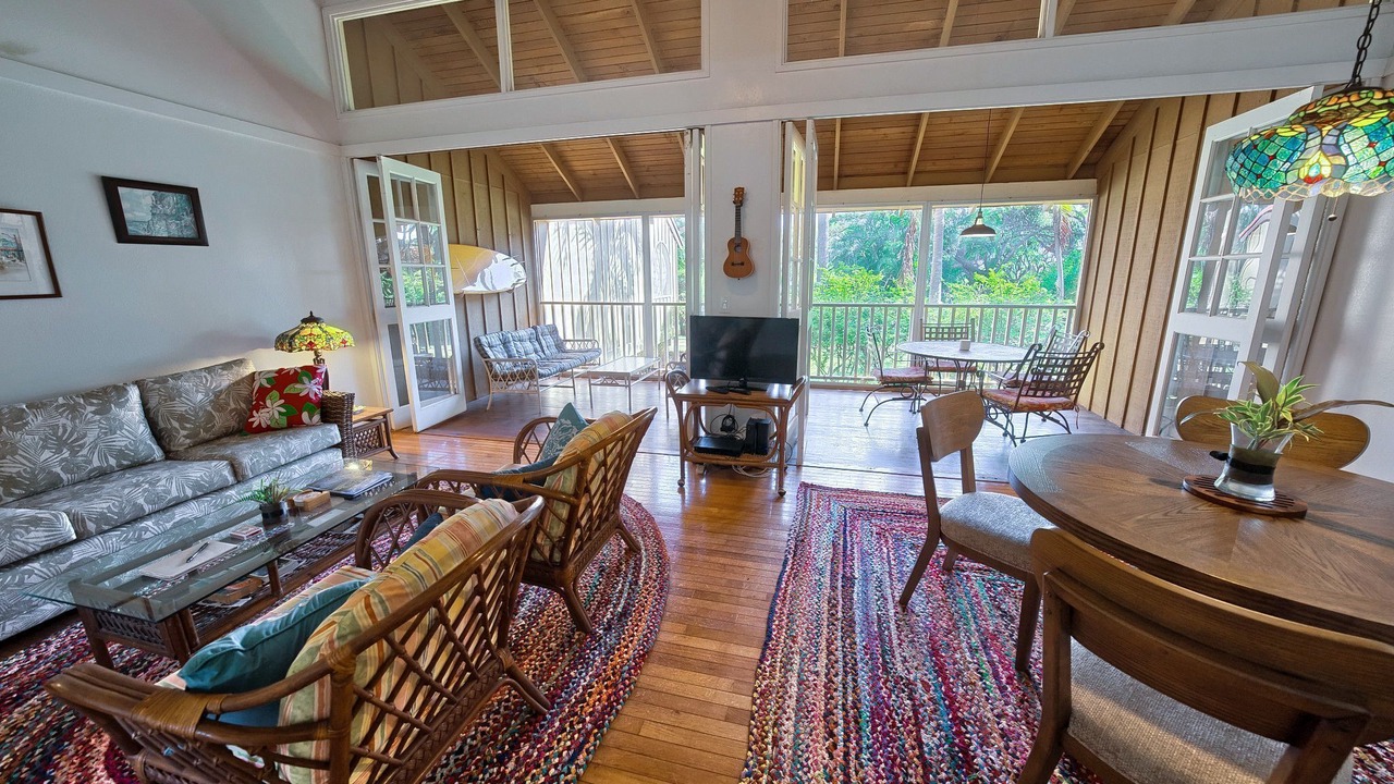 Photo of Livingroom in Maunaloa
