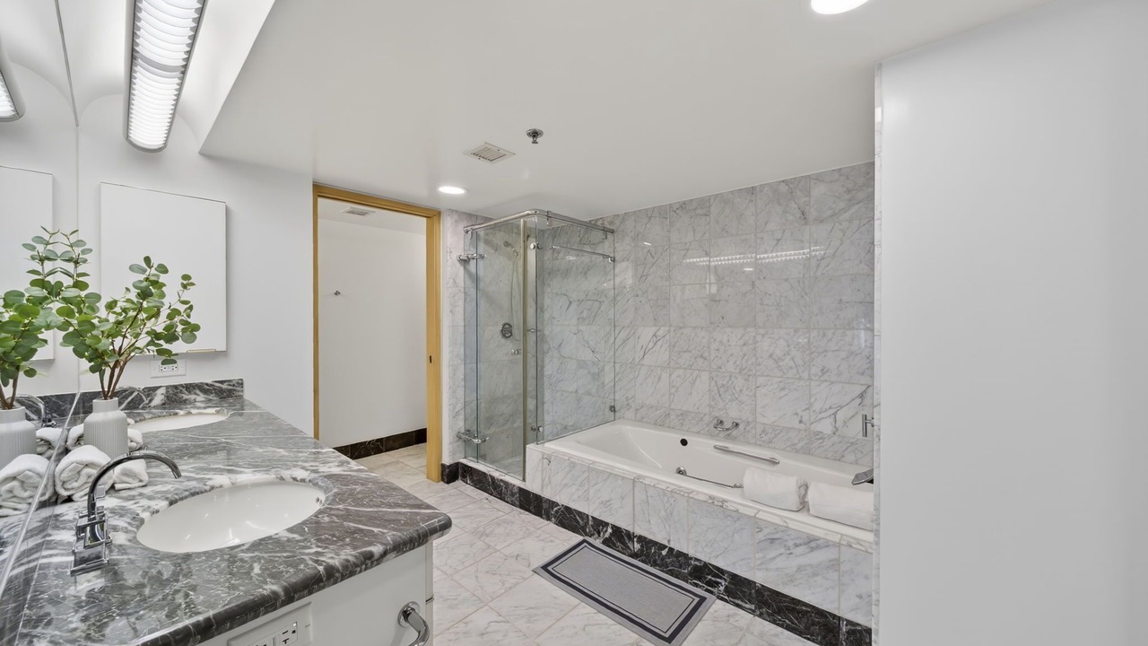 Photo of Bathroom in McCully - Moiliili