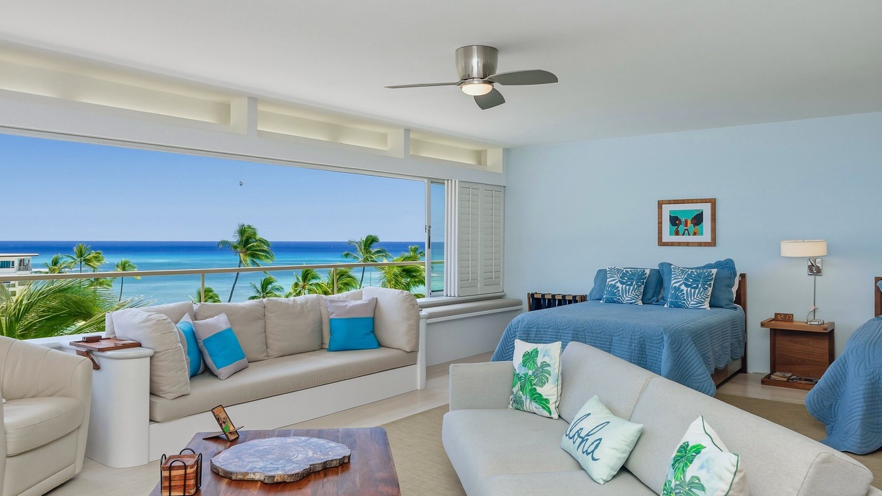 Photo of Livingroom in Diamond Head - Kapahulu - St. Louis