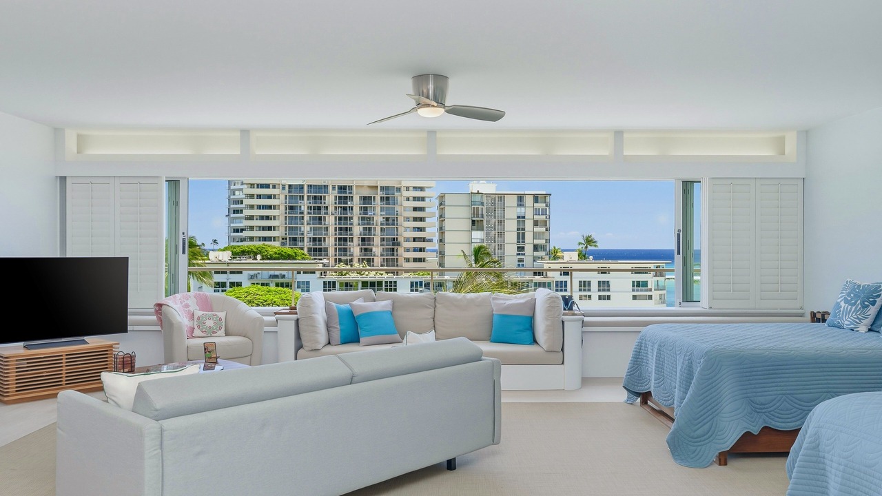 Photo of Livingroom in Diamond Head - Kapahulu - St. Louis