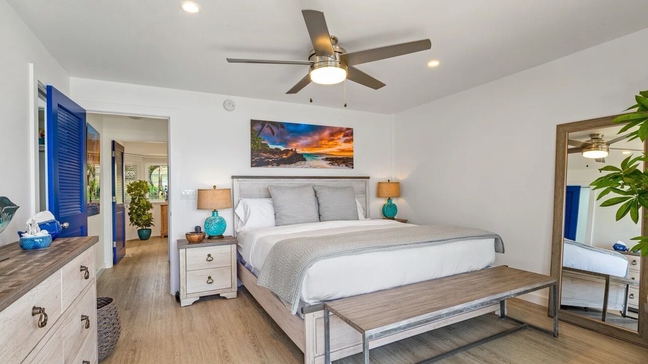 Photo of Bedroom in Historic Lahaina Front Street