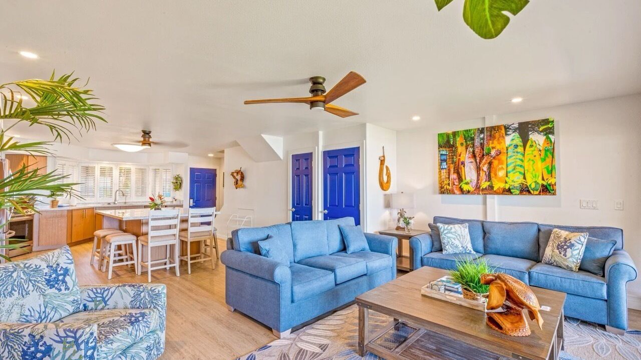 Photo of Livingroom in Historic Lahaina Front Street