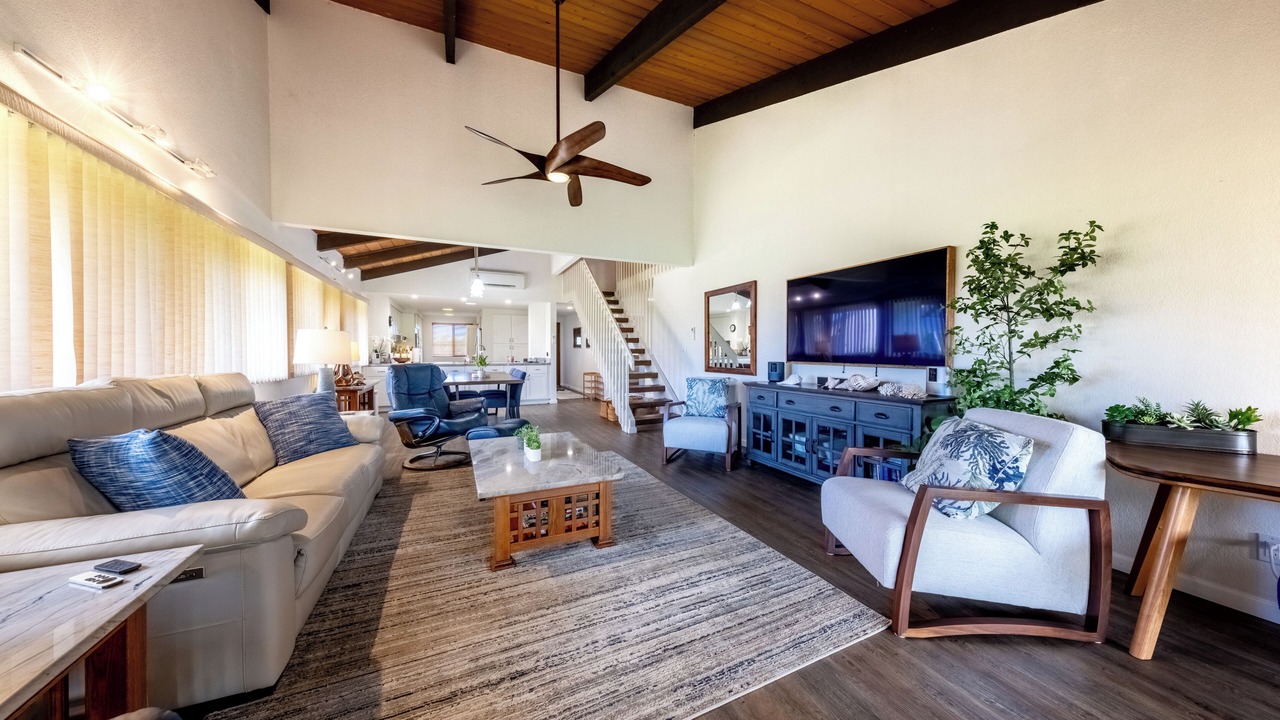 Photo of Livingroom in Kahaluu Bay