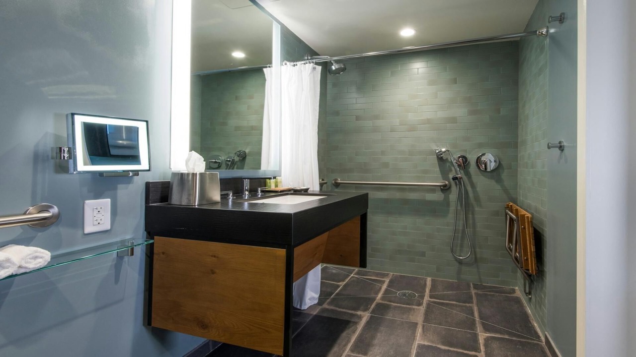 Photo of Bathroom in Waikoloa