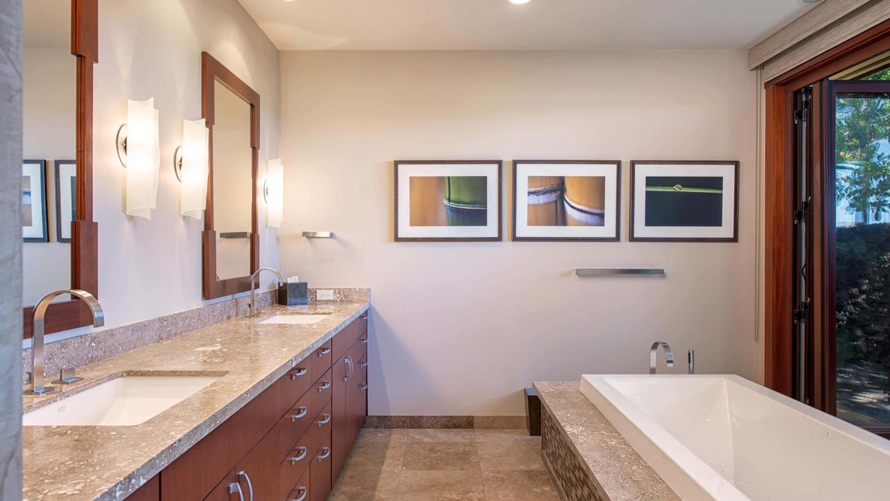 Photo of Bathroom in Kaupulehu