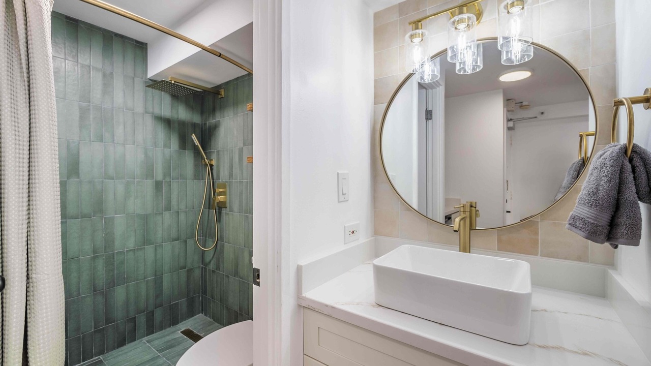 Photo of Bathroom in Waikiki
